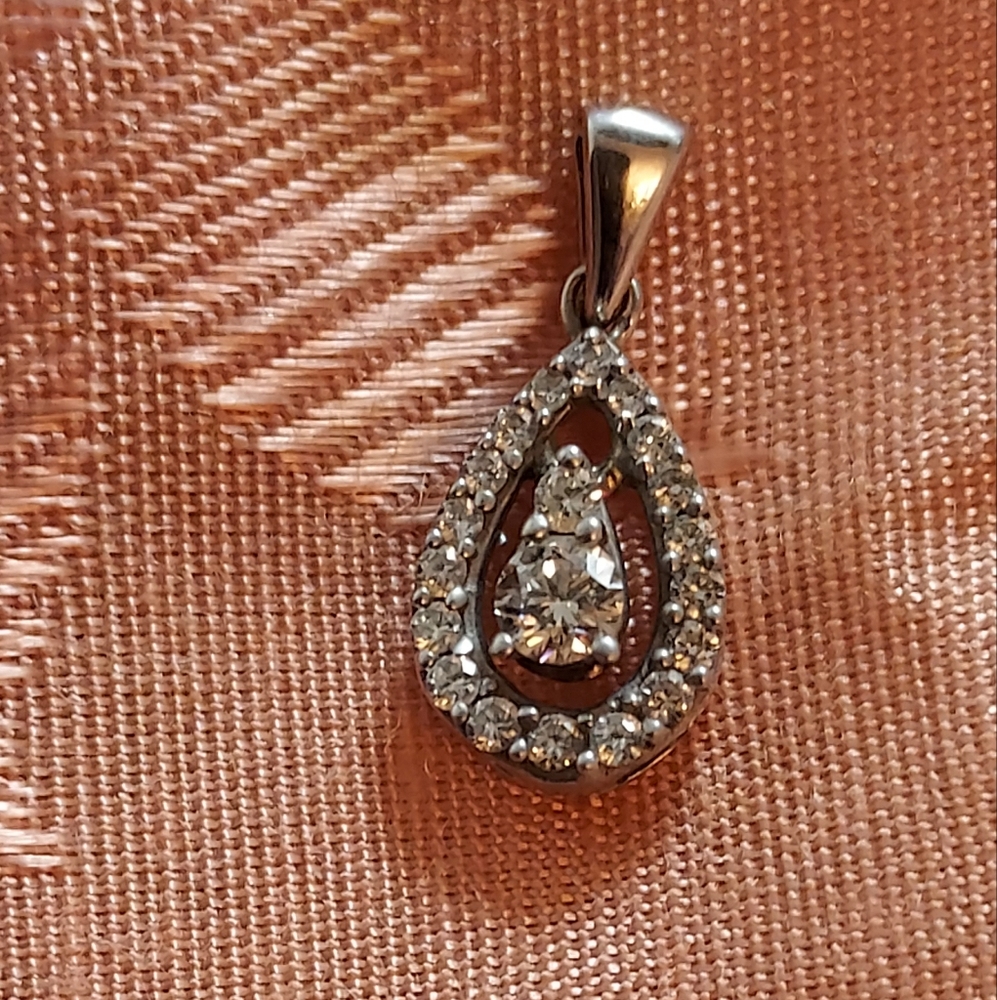 Diamond pendant